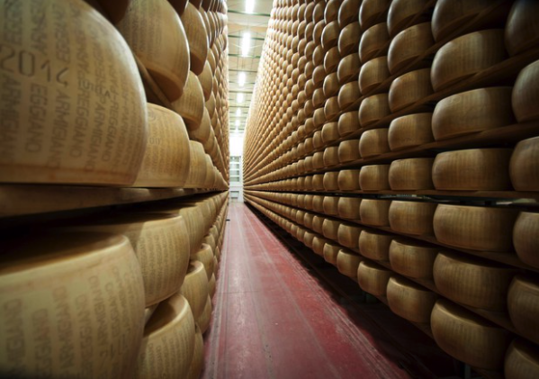 Parmigiano Reggiano miglior formaggio da tavolo al mondo