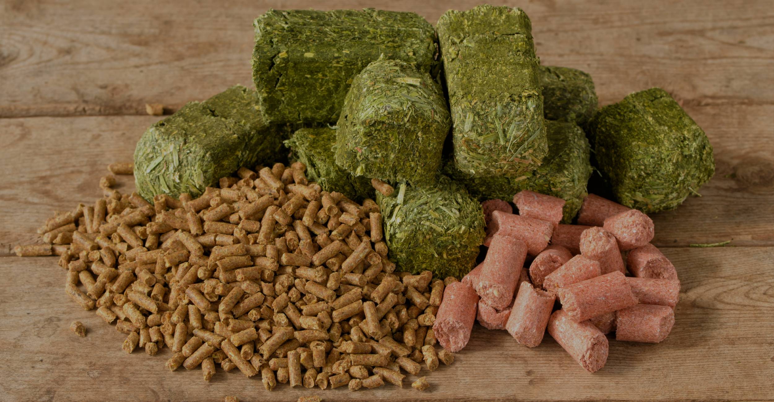 Foraggi per animali: i diversi formati di erba medica